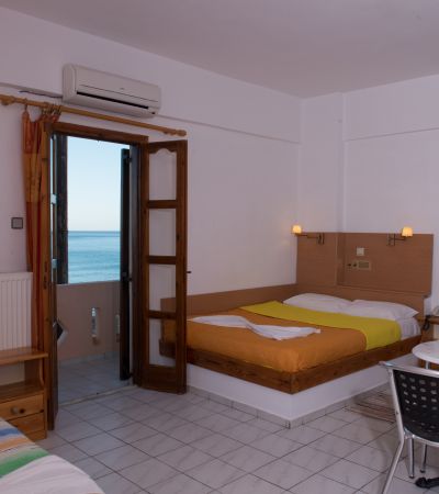 Dreibettzimmer mit Meerblick