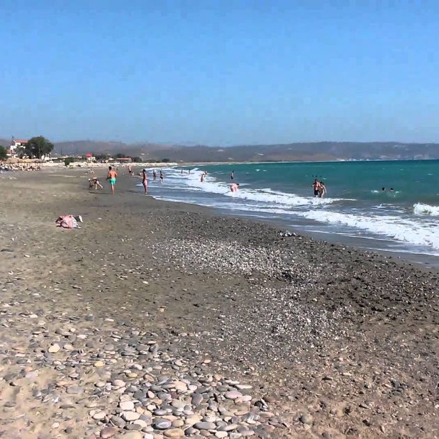 Kokkinos Pyrgos beach